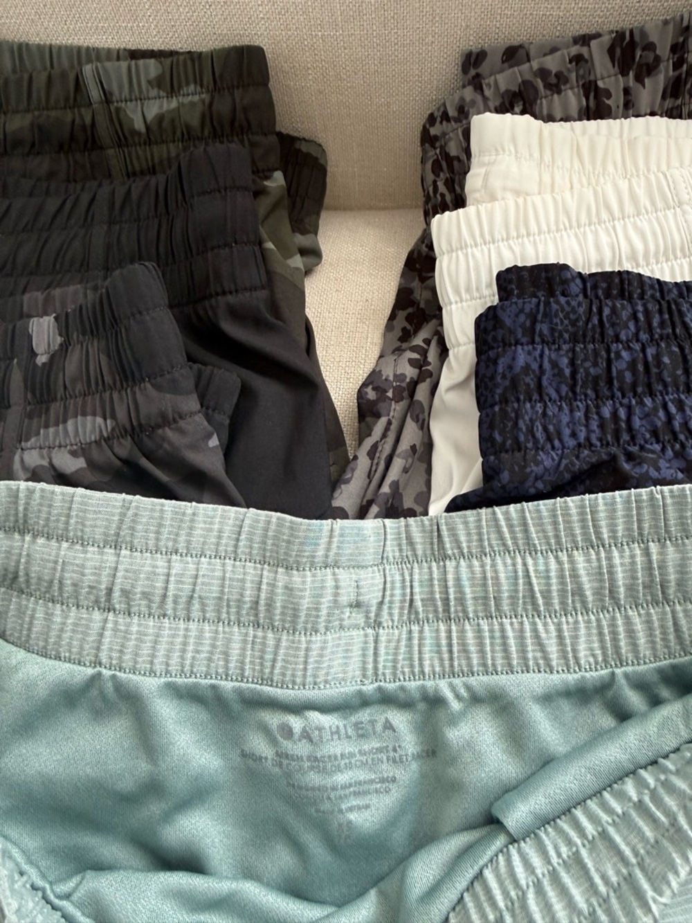 7 Pairs of Athleta Mesh Racer Run Mid Rise 4” Short Bundle - Picture 3 of 4